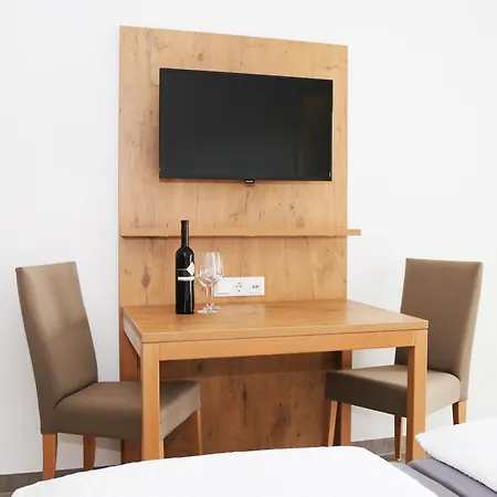 Apartment Joachim Fischer